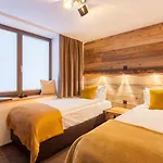 22 Summits Apartments